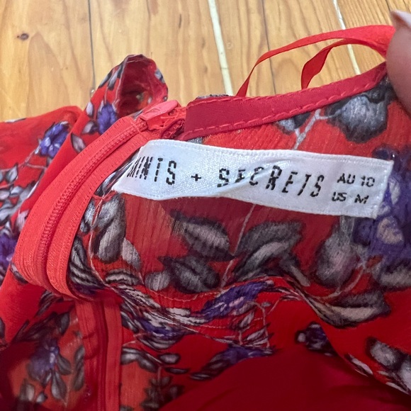 Red, floral dress with wrap front.🌺🌹 - Picture 4 of 5